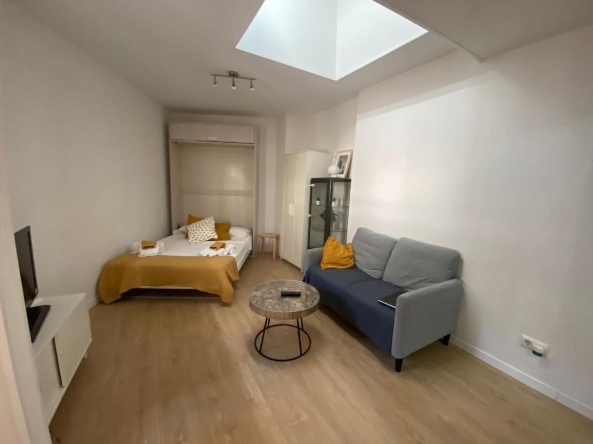 Bonito Estudio Con Terraza Madrid Exterior foto